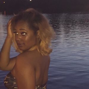 Meet your Posher, Destinee